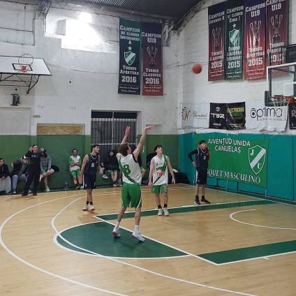 Básquet: Juventud Unida ganó un partido clave contra Tristán Suárez