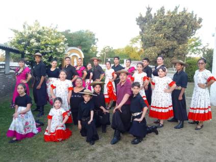 Noche de baile y recitales en la Sociedad de Fomento San José