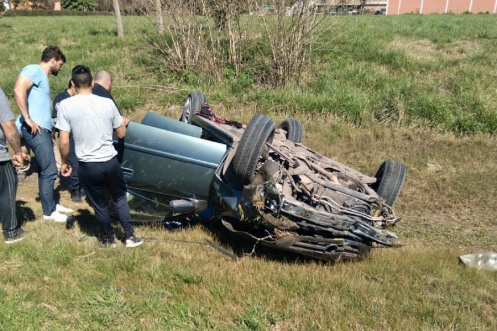 La conductora fue trasladada con heridas leves al Hospital Ángel Marzetti.