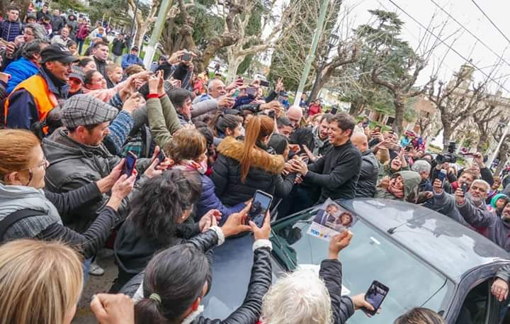 El publico se avalanzó al #Kicimovil