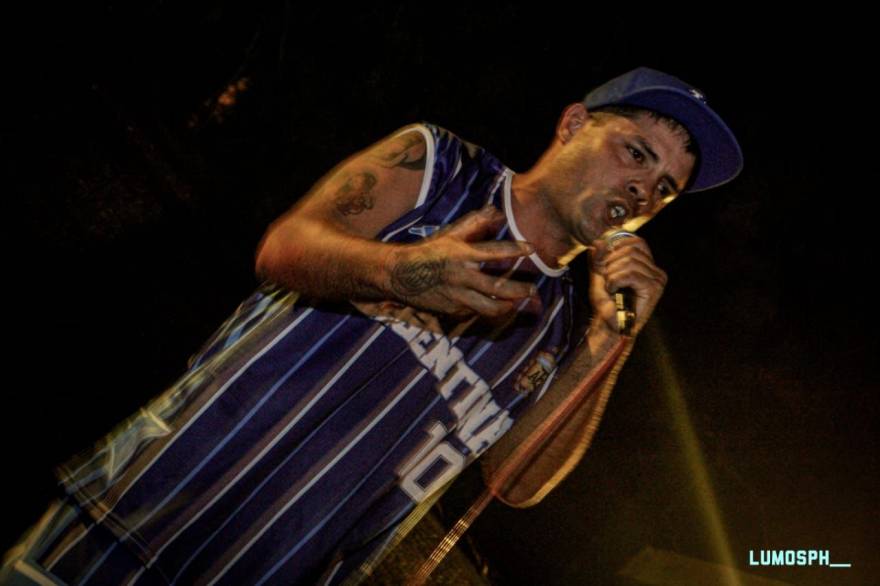 “R17”, el entrenador-rapero, presentó una nueva canción