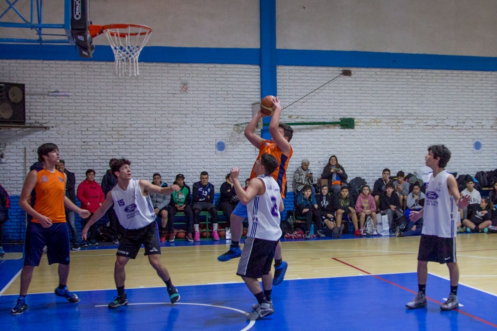 Básquet 3X3 sería uno de los deportes presenciales habiliitados para este año.