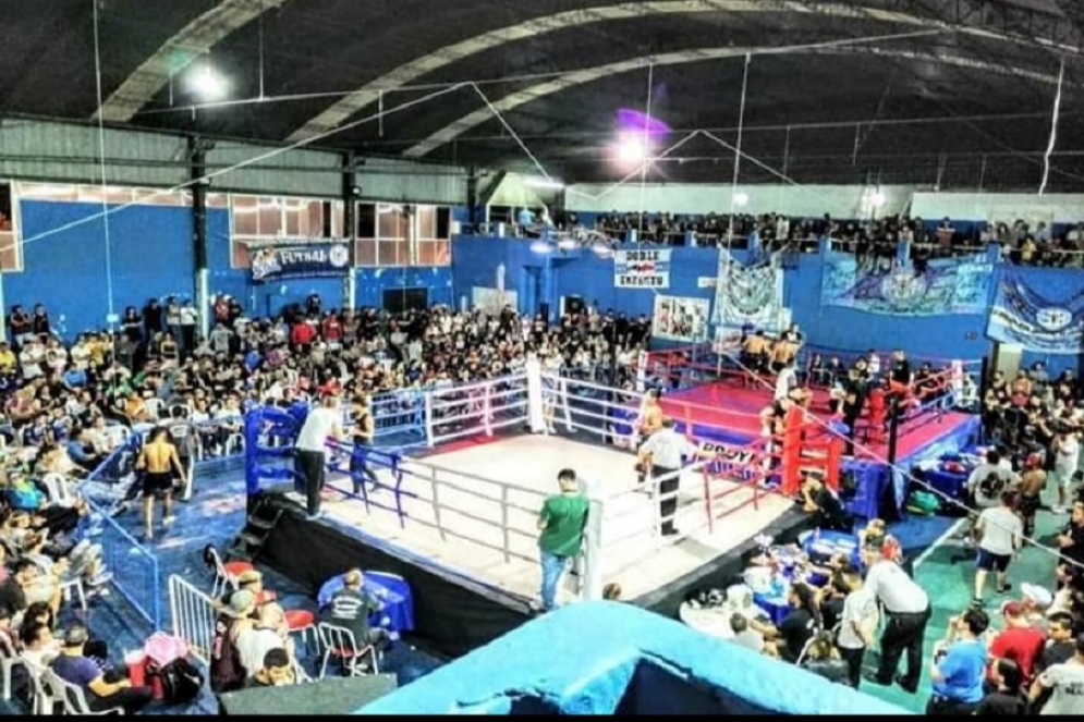 Estupenda actuación de la Escuela Municipal de Kickboxing