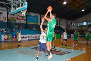 Leandro Valicenti en el aire. 