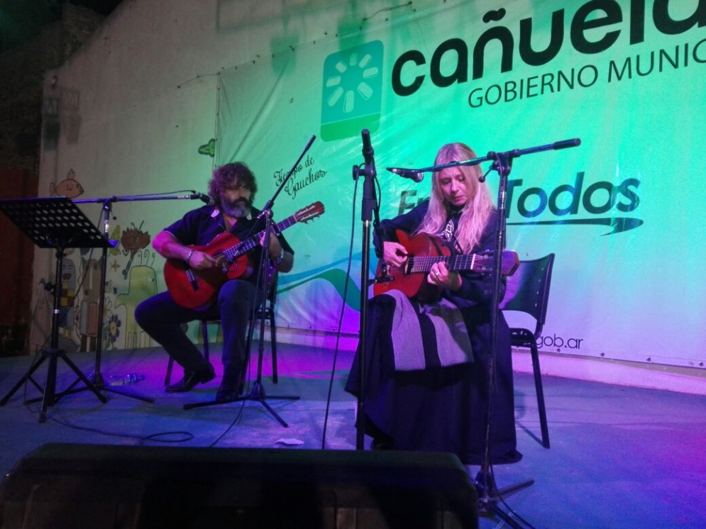 Siguen pasando distintos artistas por el escenario Luis Balbo del Instituto Cultural Cañuelas.