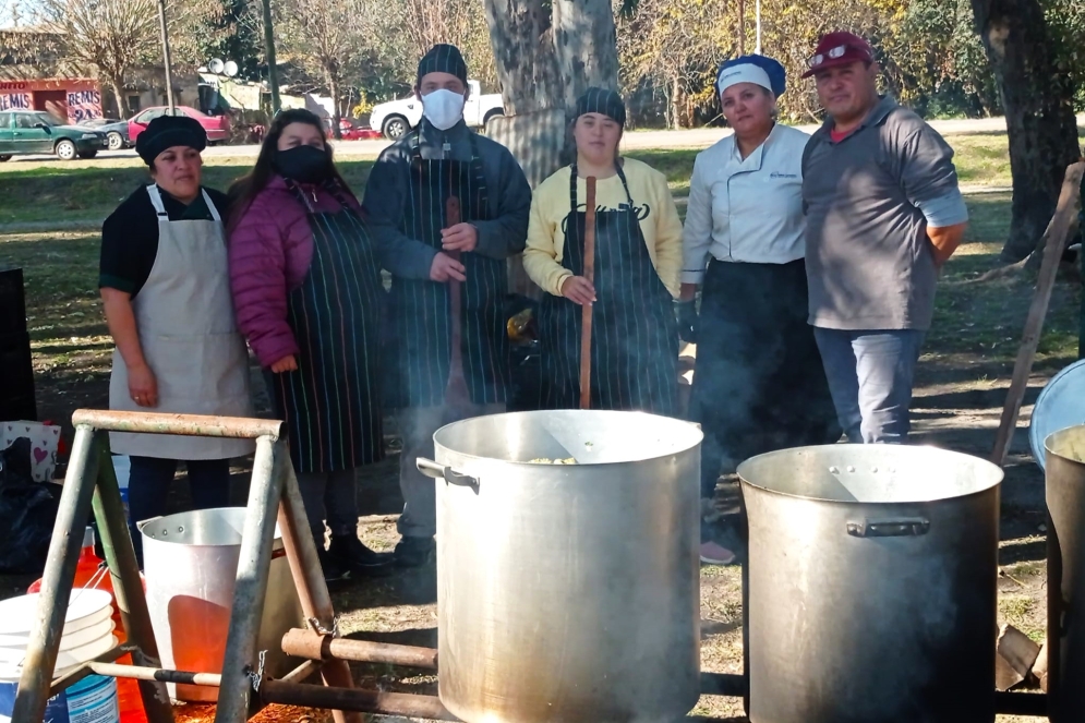 En las primeras ediciones &quot;Cocineros Solidarios&quot; colaboró con los casos de Emily Pérez y Emily Ayala.