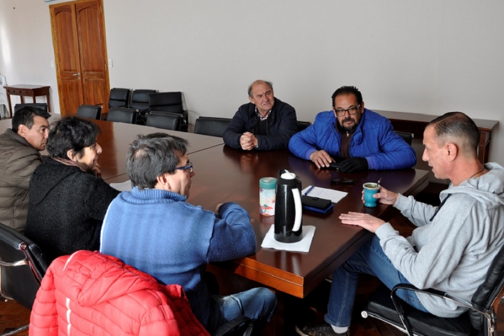 Arrieta y los integrantes de la CD de Petión. 