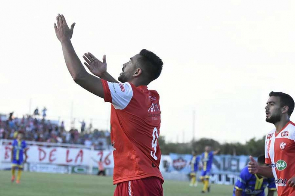 Meza festejando su gol. Foto: Jonathan Argañaraz