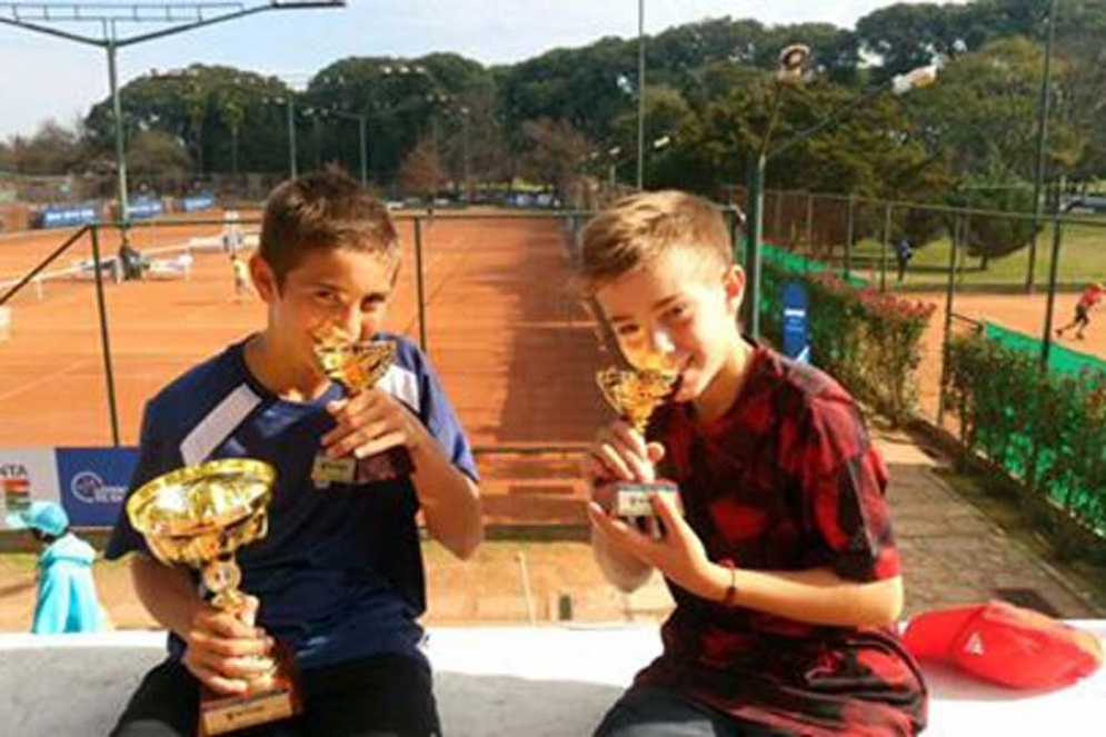 Nicolás Eli campeón en singles y en dobles en Rosario