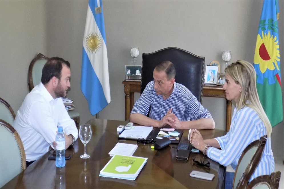 Suárez, Arrieta y Fassi en el despacho del intendente.