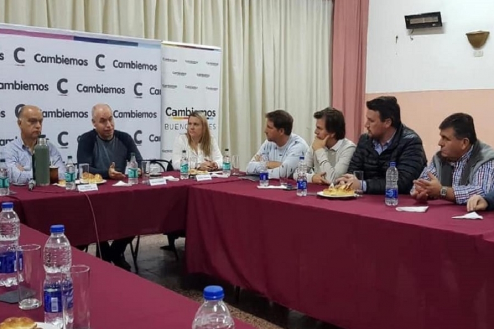 Recalt junto a Mac Goey en la reunión encabezada por Grindetti y Rodríguez Larreta. 