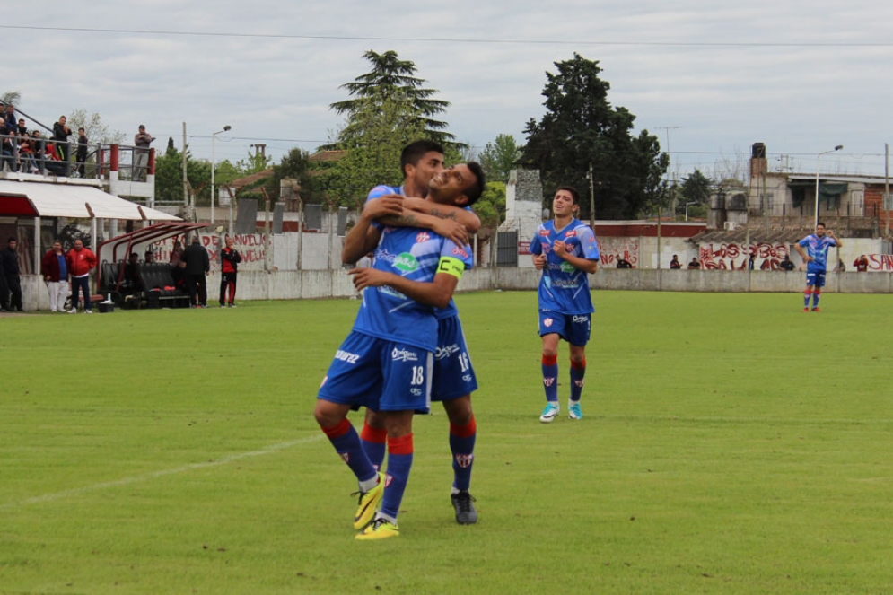 Los goles de Cañuelas 4 vs Cambaceres 0 en la voz de Enzo Peralta