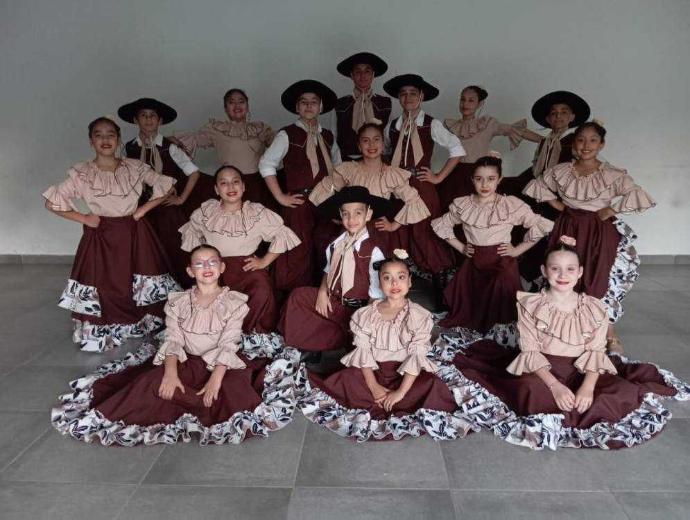 Un grupo que se prepara con todo para el gran evento.