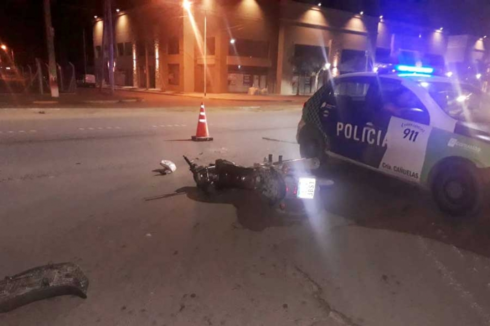 Una moto y una camioneta chocaron en la Ruta 205