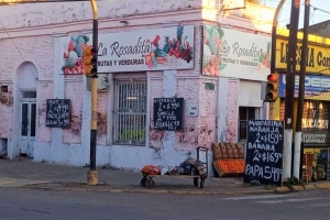 El cuerpo fue hallado en su verduler&iacute;a.