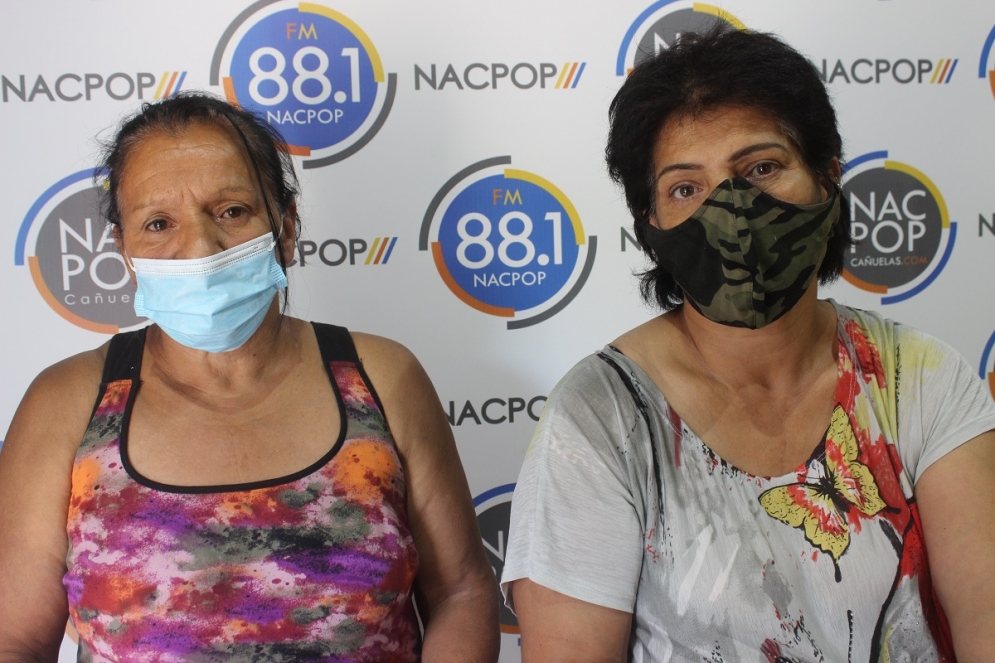 Monica y Patricia Chávez.