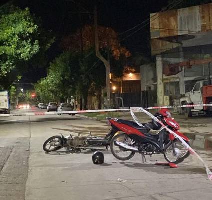 Choque entre dos motos en Alem: tres jóvenes al hospital