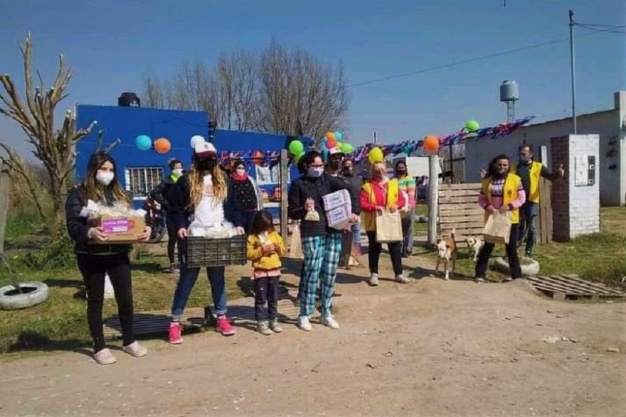 el merendero Por Una Sonrisa se ubica en la calle Castro N°366 del barrio La Garita