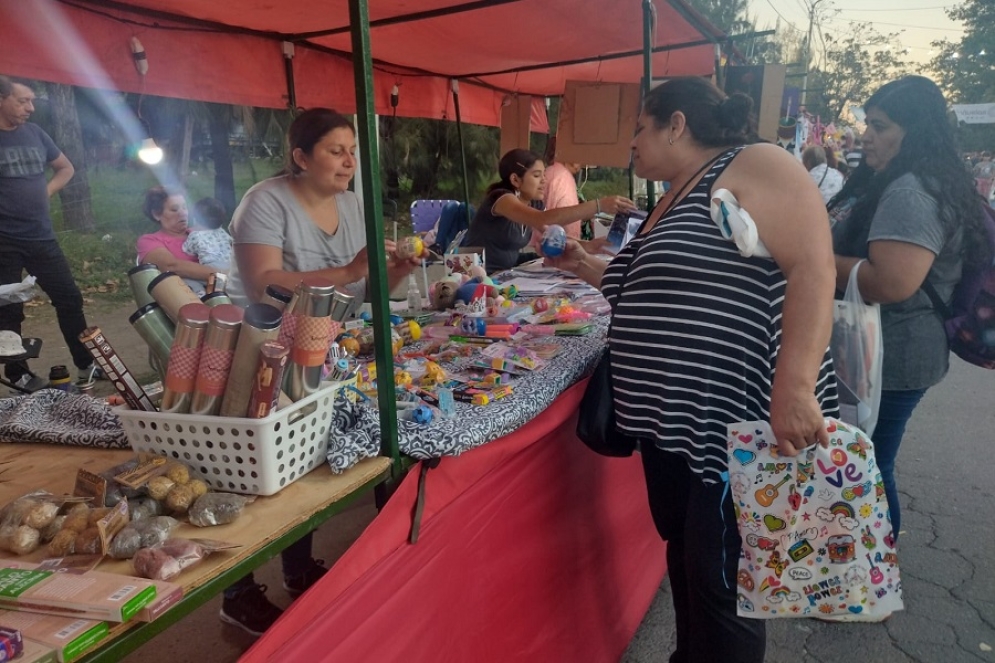 Postal de la jornada en la calle Alem.