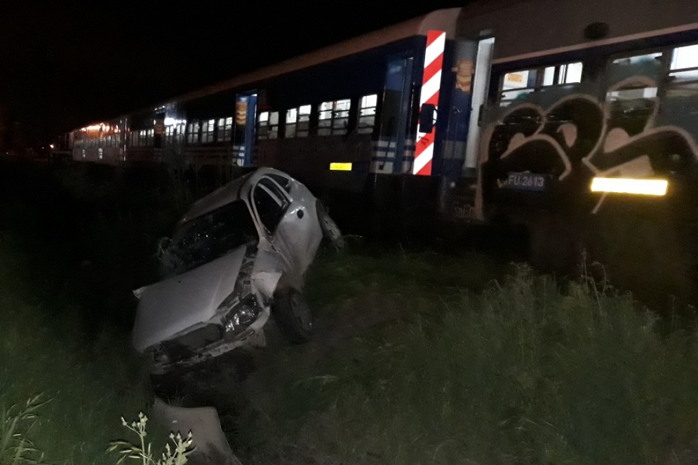 El auto dañado tras el accidente. 