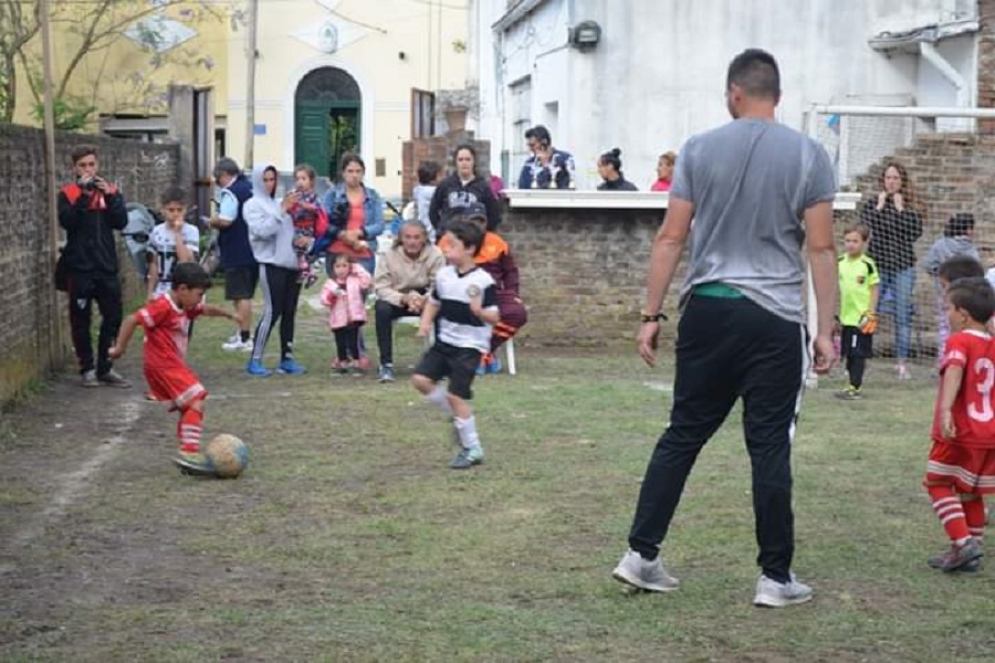 A puro fútbol en Volveré
