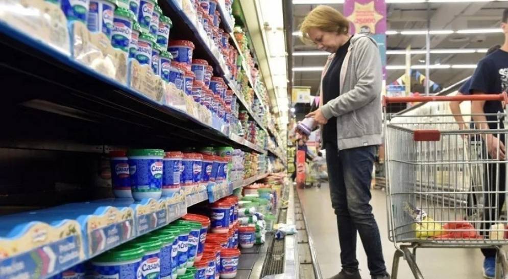 El sostenido incremento de los alimentos complica la situación.