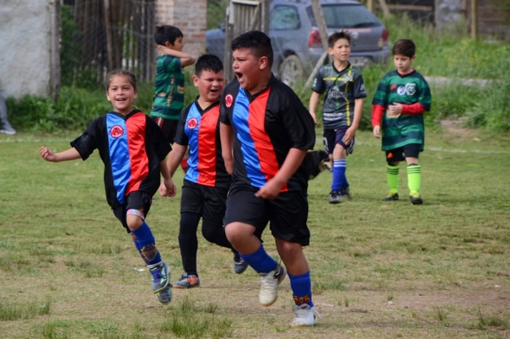 La iniciativa reune a chicos y chicas de la zona.