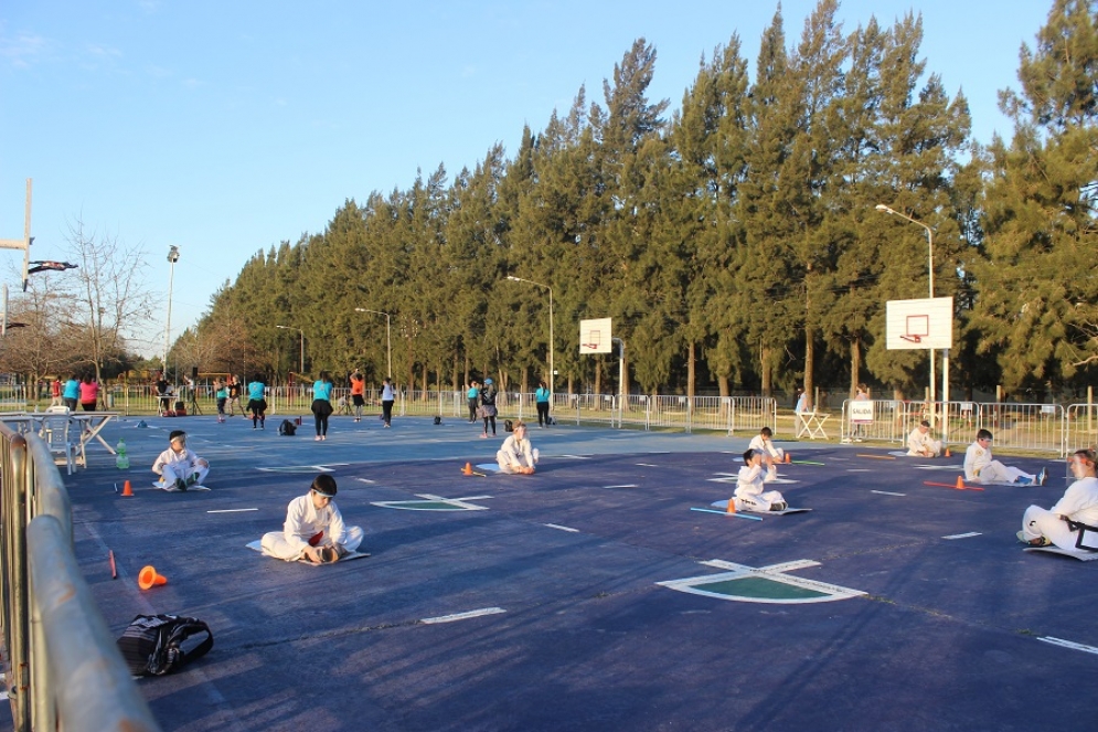 La medida incluye clases de danza, zumba y taekwondo.