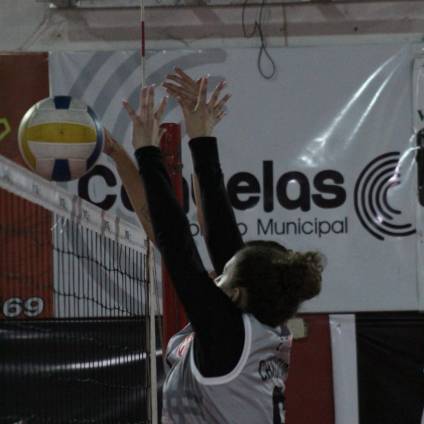 Vóley: Cañuelas FC derrotó a Berazategui en el debut