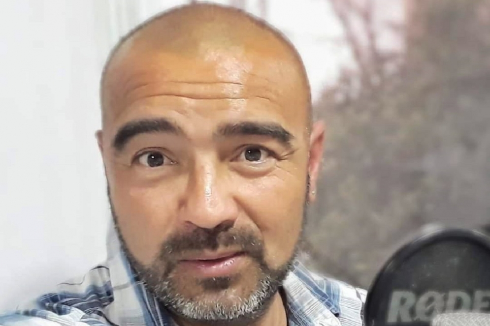 Dijo que va a seguir en la política.