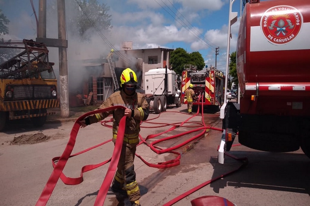 Fue a comprar pan y se le incendió el taller