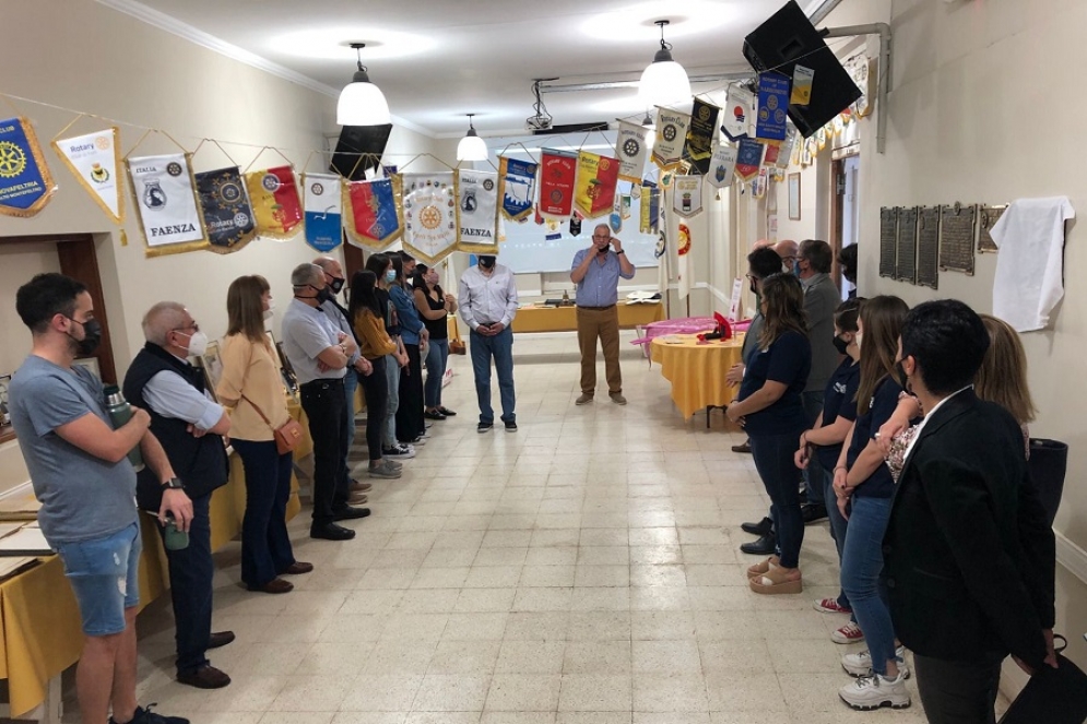 Para finalizar se realizó un acto para descubrir la placa conmemorativa de los 70 años del Rotary local.