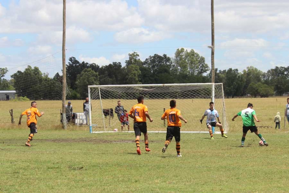 Liga de Fútbol: Atlético Sur y La Academia finalistas