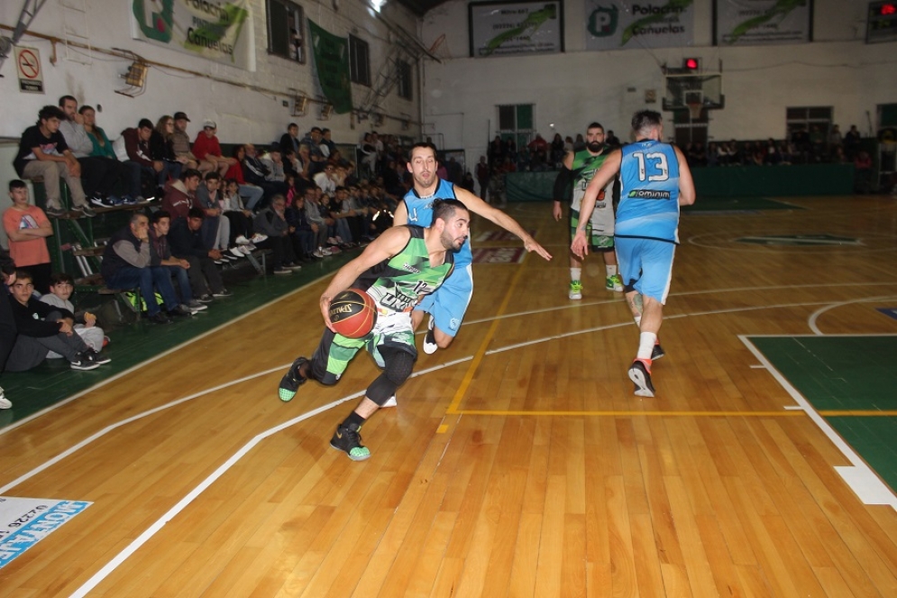 Matías Vicente durante un ataque de Juventud. 