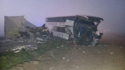 Tragedia en Monte: Cuatro muertos y 16 heridos en un choque frontal en ruta 3