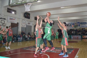 Oscar Guillamondegui en plena acción. 