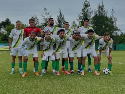 Uribelarrea volvió a ganar en el Regional y arranca el playoff de la Liga de Lobos