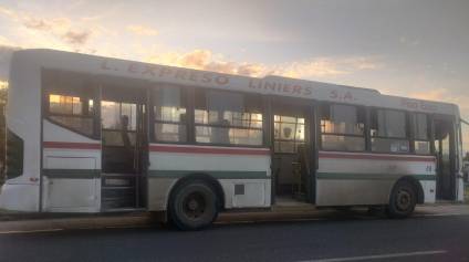 Un joven murió tras ser embestido por un colectivo de la línea 88 en la Ruta 3