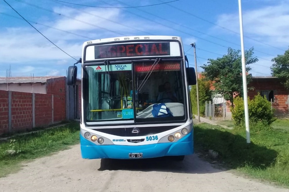 El interno de la empresa San Vicente transitará por las calles de tierra del barrio.