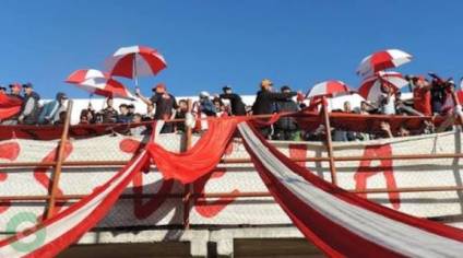 Insultos para la dirigencia en la cancha de Cañuelas
