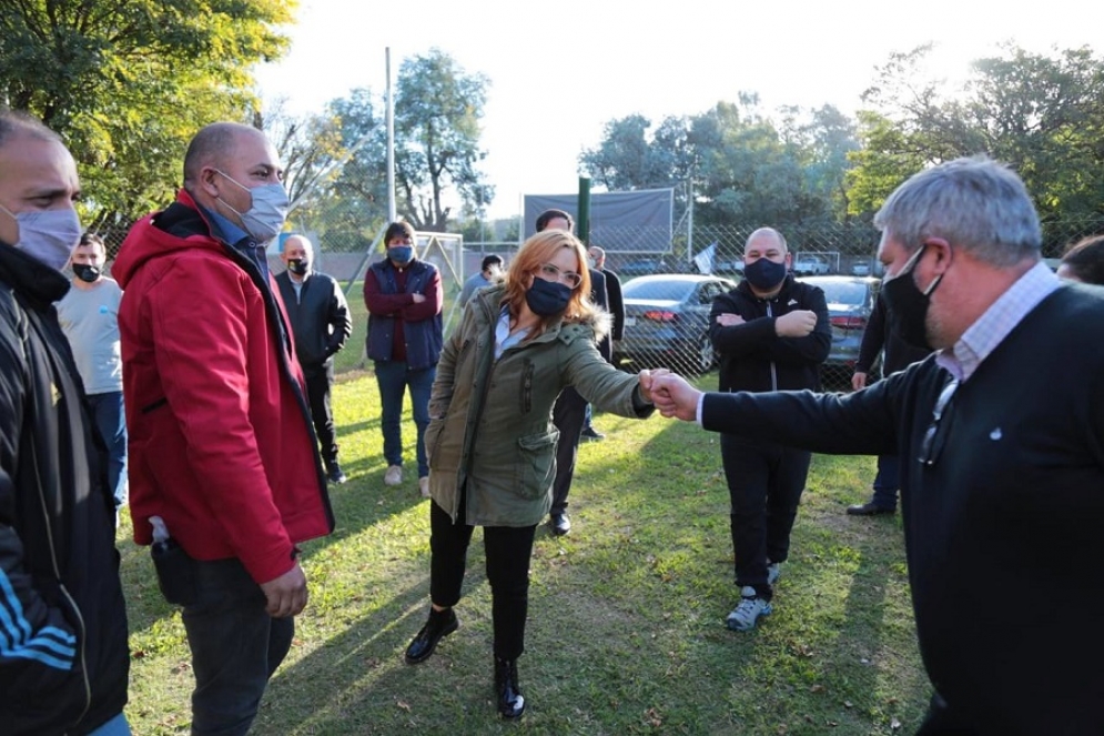 La ministra junto al delegado 