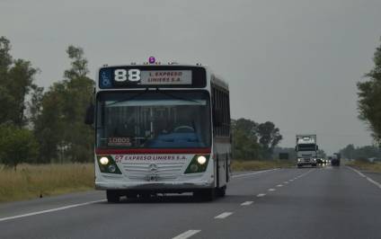 Viajar de Uribe a Cañuelas los fines de semana en colectivo, una odisea