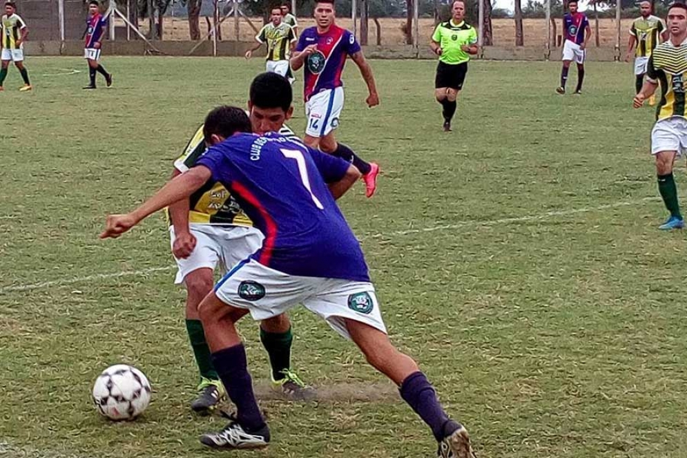 Uribe volvió al triunfo y sigue soñando con jugar en primera