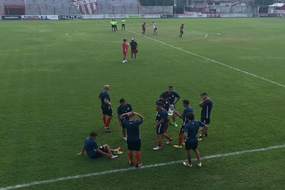Pensando en el debut con Excursionistas, Cañuelas define el mejor once