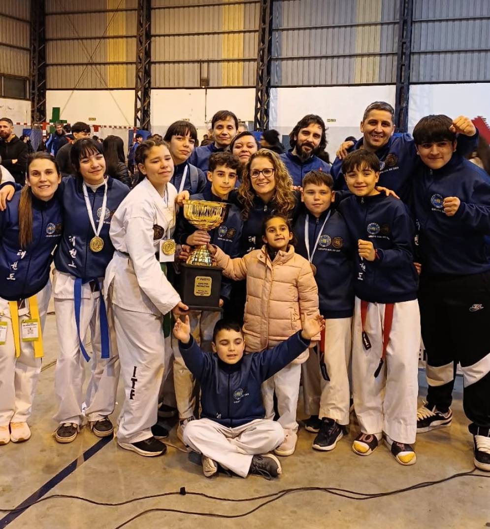 El equipo comandado por Yésica Ayastuy.