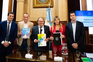 Fassi y Arrieta, exponiendo el proyecto universitario en la Comisión de Educación. 