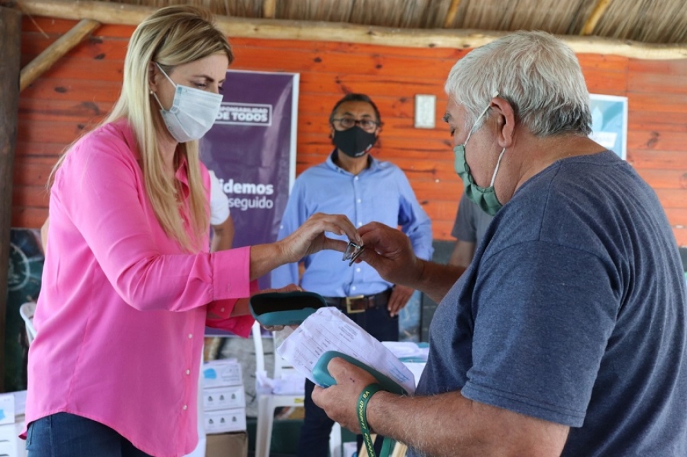 La jefa comunal participó de la entrega.