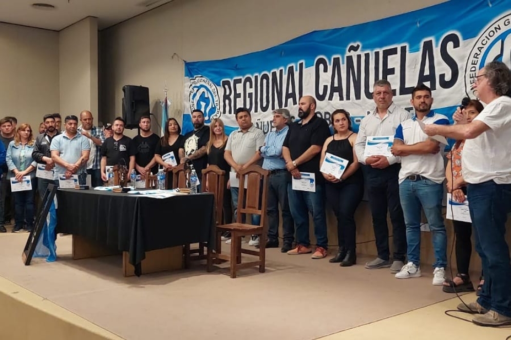 Descubrieron una placa y hubo reconocimientos a los funcionarios de los miembros de la Confederación General del Trabajo.