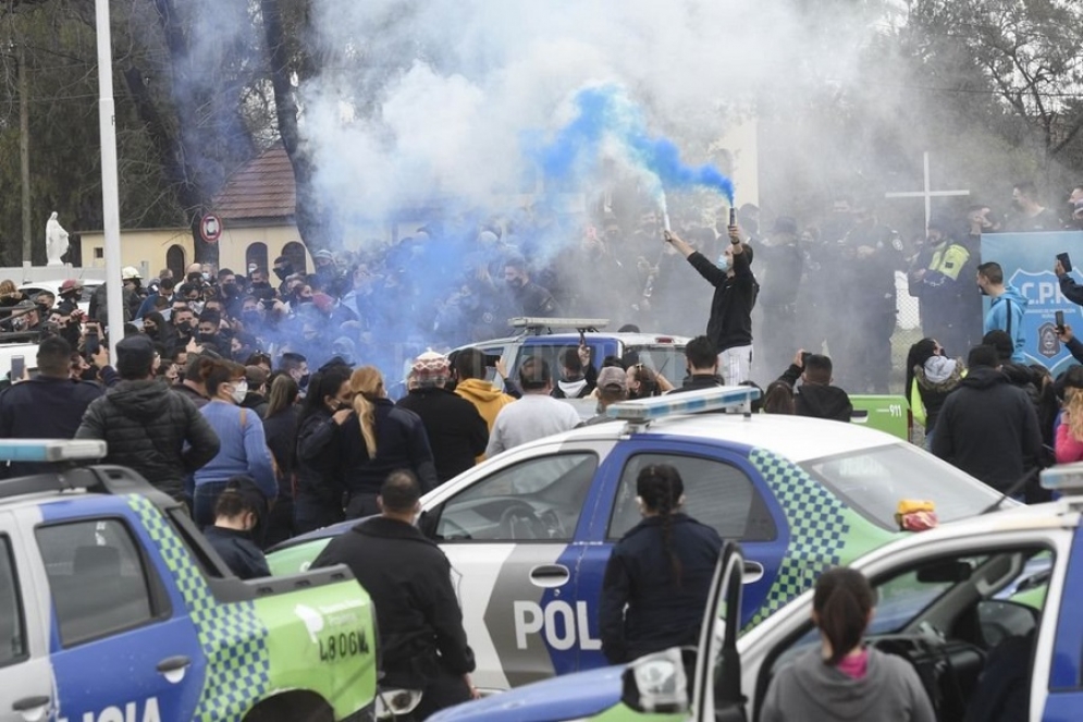 Agrupaciones repudian la protesta policial