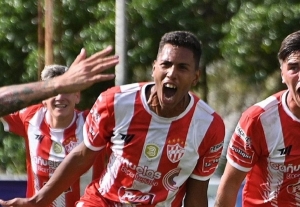 El central defini&oacute; como delantero goleador, para ganar en Quilmes.